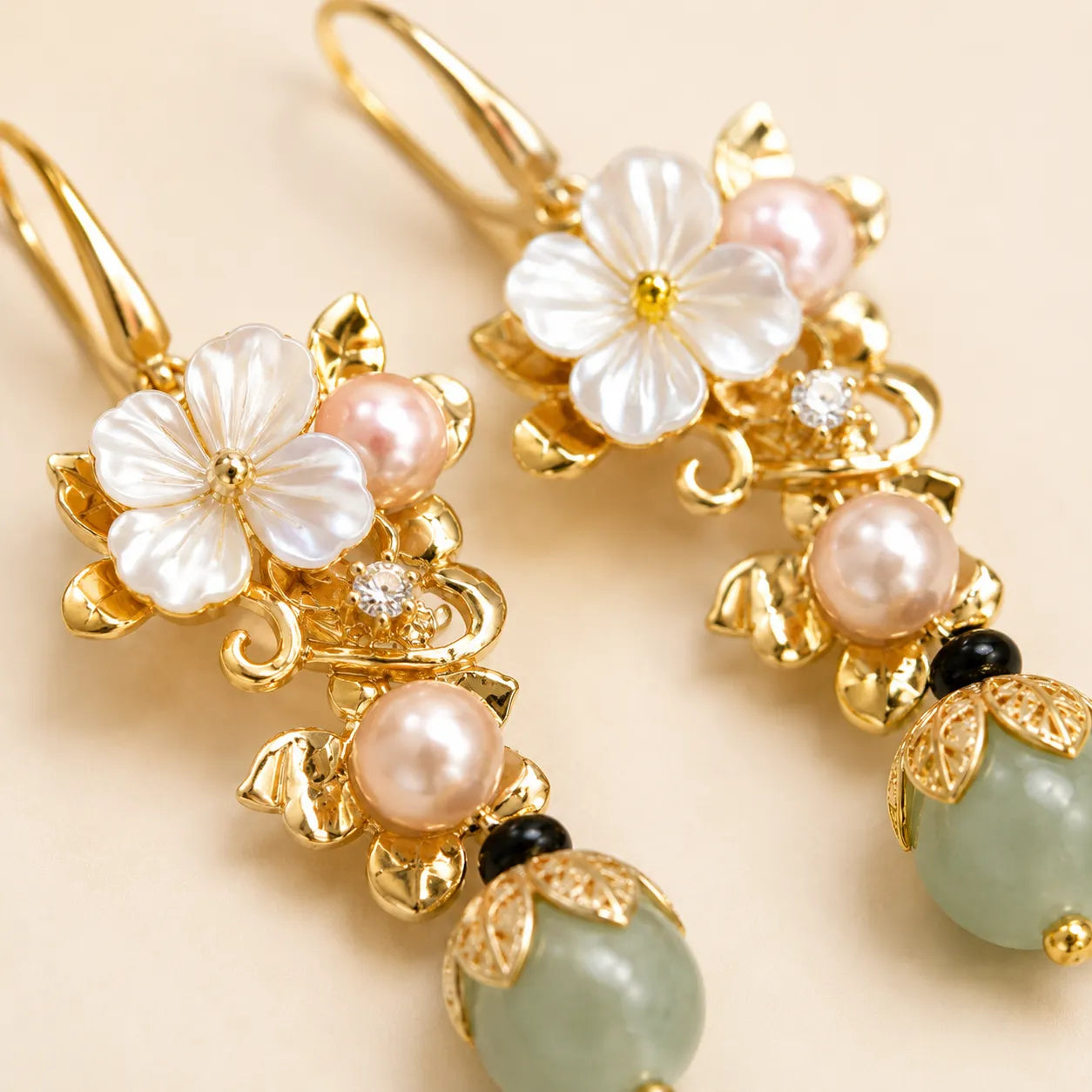 Tridacna Flower Earrings detail view